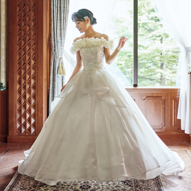 ウェディングドレス・衣装｜イルムの丘 セント・マーガレット教会