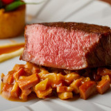 【新規来館カップル限定】国産牛メイン×デザートを無料で提供!