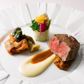 【新規来館カップル限定】国産牛メイン×特製デザートを無料試食♪クチコミ高評価の料理を体験して★