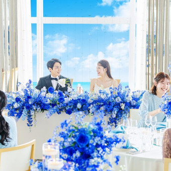 270度のパノラマオーシャンビューが圧巻の披露宴会場「エル・マール」も少人数婚に最適。