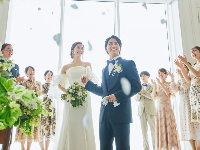 本格チャペルで質の高い結婚式が驚くほど「低価格」で叶うルクリアモーレ