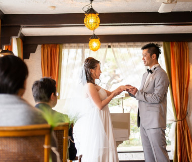 貸切でアットホームな結婚式が叶うレストランウェディング♪大切なゲストを招いて湘南のロケーションの中アットホームなウエディングを!挙式の演出もふたりのオリジナルの進行OK!