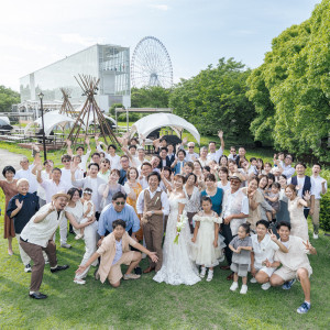 挙式後は全員集合写真の撮影を！|葛西臨海公園ウエディング Denim-デニム-の写真(52455613)