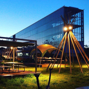 夕刻のクリスタルビューは幻想的でとても綺麗|葛西臨海公園ウエディング Denim-デニム-の写真(4729006)