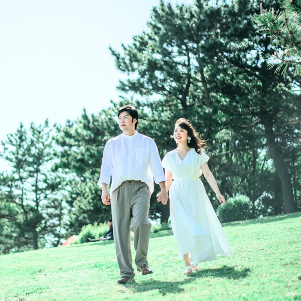 海辺や木々に囲まれた林、観覧車を背景にお写真撮影を