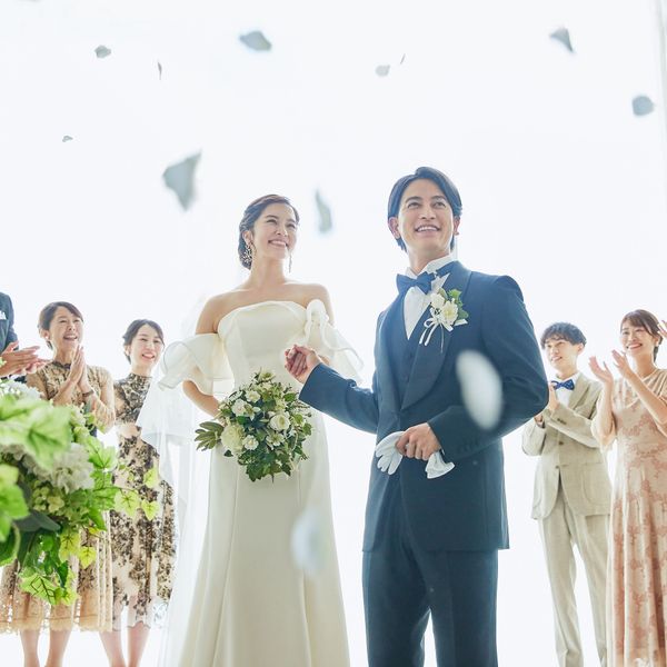 ゲストからフラワーシャワーの祝福を受けて|ルクリアモーレ渋谷の写真(52583447)