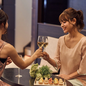 ゆったりとしたスペースがあるので、久しぶりに会ったゲスト同士の会話も弾む|センティール・ラ・セゾン 岐阜の写真(6034675)
