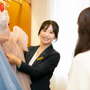 豊富なブランド＆最新ドレスが揃う自社衣装店「TIARA」。