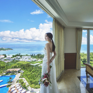今だけ！【基本挙式料100%オフ】予算内で沖縄リゾート婚♪¥299,900で挙式とビーチフォトが叶う