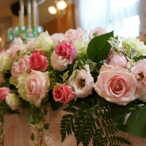 ピンクのお花でまとめるとかわいらしい雰囲気に仕上がります♪|ゲストハウス気仙沼アーバンの写真(6508638)