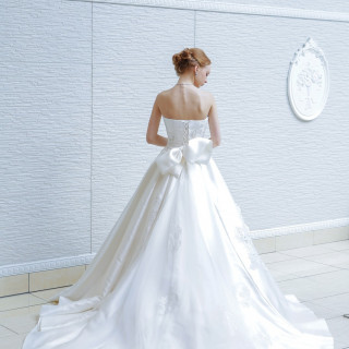 結婚式といえばだれもが憧れる純白のドレス