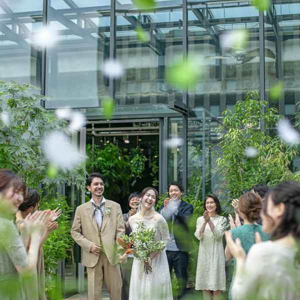 【公式HP限定】◆衣装18万円＆会場費6万円など最大63万円OFF◆ご来館で1.3万円ギフト券付き