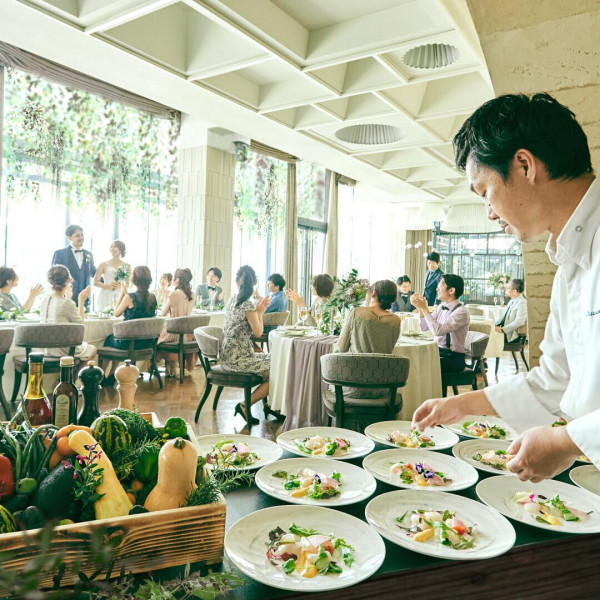 ゲストと距離感の近いアットホームでおしゃれなウェディングを。