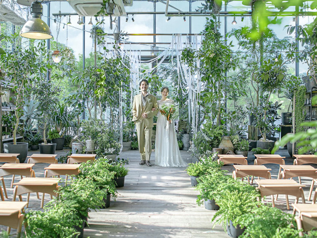 【ご成約特典】1件目見学で挙式半額プレゼント！