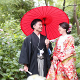 自然に囲まれた境内ではお写真スポットが多数