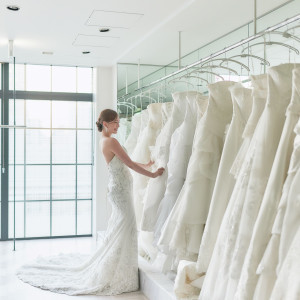 各種ブランドドレスやオリジナルドレスご用意しております