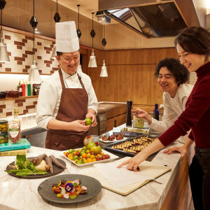 新鮮でからだにやさしい食材の提供にこだわる当館のシェフ。想い出の料理でゲストをおもてなししたい方はぜひご相談ください。|Wグランラセーレ岡山の写真(37160196)