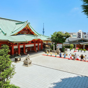 1300年の歴史刻む 総朱塗社殿×神社併設 2つの披露宴会場