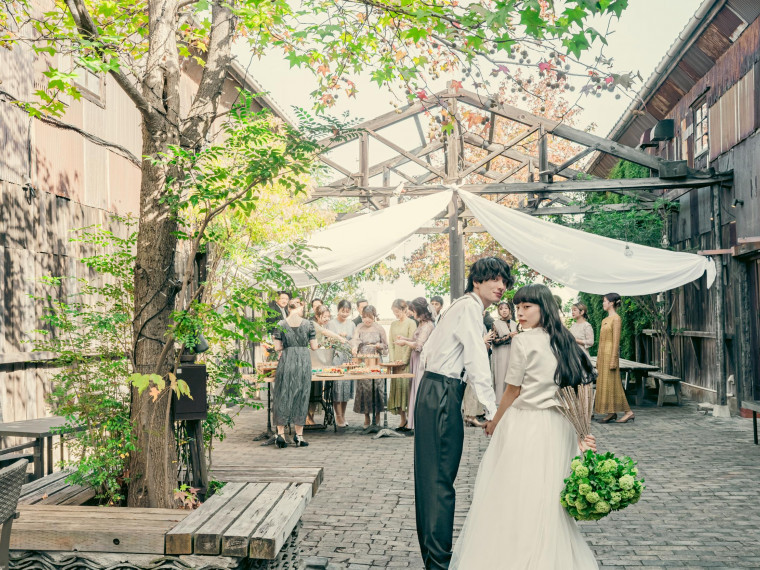 自由に使えるガーデンはお二人らしいおもてなしに