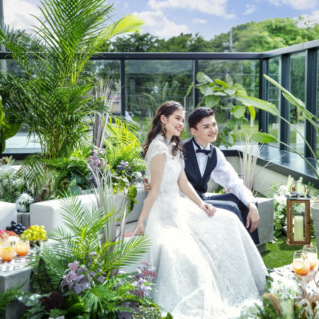 前撮りにも最適なチャペルの隣にある屋外ガーデン。