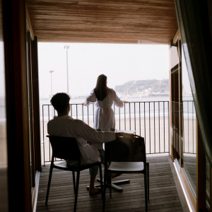 式の前日も当日も
鎌倉の時間をゆったりと
式を挙げるおふたりに2泊3日の宿泊をプレゼント!
HOTEL AO KAMAKURAでは滞在型ウェディングをご案内|HOTEL AO KAMAKURA(ホテル 青 鎌倉)の写真(55330087)