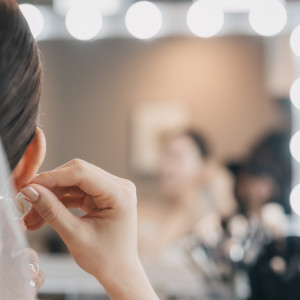 お気に入りのアクセサリーを身につけて|HOTEL AO KAMAKURA(ホテル 青 鎌倉)の写真(55381042)