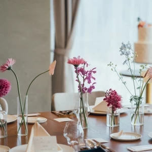 ウエディングケーキで会場を彩ります|HOTEL AO KAMAKURA（ホテル 青 鎌倉）の写真(54980722)