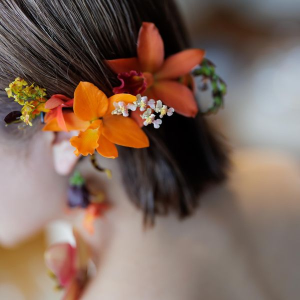 ヘッドパーツも生花で華やかに|HOTEL AO KAMAKURA(ホテル 青 鎌倉)の写真(57200721)