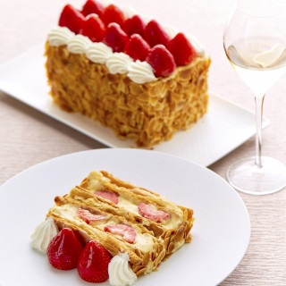 【東京サロンフェア限定・来館特典】伝説の苺のミルフィーユ試食