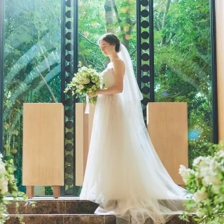 シンプルだからこそ、新婦の美しさが際立ちます。