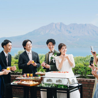 ガーデンテラスでのデザートブッフェでおもてなし