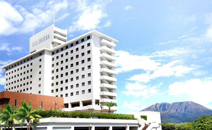 目の前に広がる桜島と錦江湾の絶景。非日常の空間をお楽しみいただけるリゾートホテル