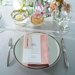 レストランクオリティのお料理とサービスでおもてなしを