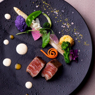 残席2【神戸北野で叶える貸切W】ガーデン付邸宅体験×贅沢美食