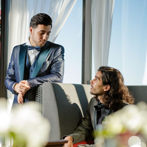 メインテーブルだけでなく、おふたり自身がゲストの席へと出向きます。自然と会話が弾み、笑みがこぼれます。|CÉ LA VI TOKYO（セラヴィ東京）の写真(11443251)