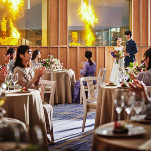 オープンキッチンのフランベショーで美味しいおもてなしがスタート|KUMAMOTO MONOLITH（熊本モノリス）の写真(55435522)