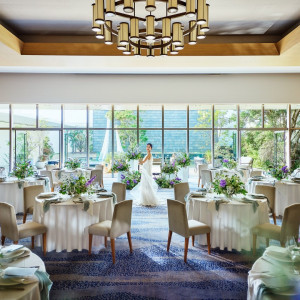 豊かな自然を背景に花嫁のナチュラルな魅力を引き出すパーティ会場でやすらぎのひと時を|KUMAMOTO MONOLITH（熊本モノリス）の写真(55435513)