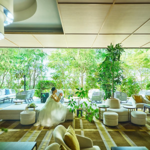 ゆったりと過ごすことができるテラス付きのラウンジ|KUMAMOTO MONOLITH（熊本モノリス）の写真(55435939)