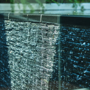 水の流れやせせらぎ音を立体的に感じることができる独立型チャペル|KUMAMOTO MONOLITH（熊本モノリス）の写真(55435382)