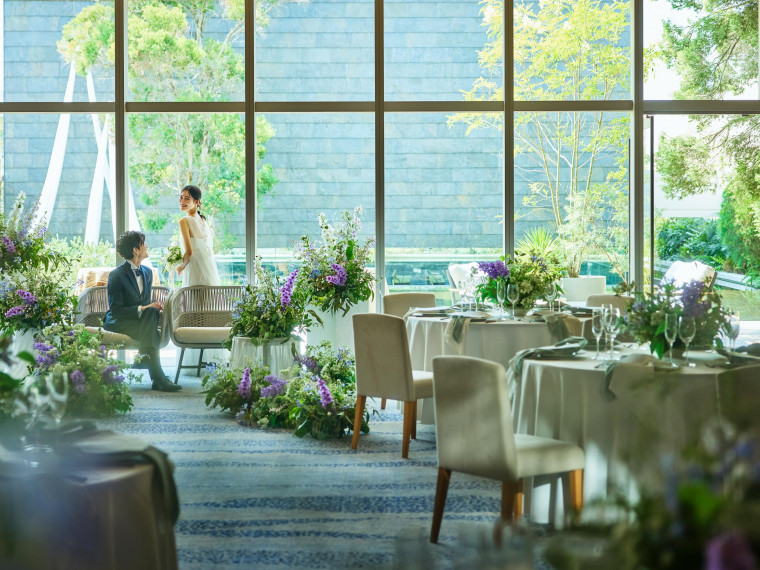 水・空・光に包まれたモダンな邸宅を貸切に