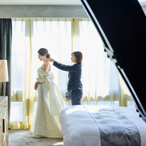 美しい眺望とゆっくりと流れる時間の中でおこなう客室のお支度時間。|THE TOWER HOTEL NAGOYA(ザタワーホテルナゴヤ)の写真(54687371)