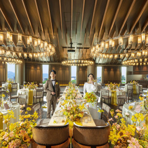 テーブルは円卓と聖餐スタイルをお選びいただけます。|ラソールガーデン熊本（LAZOR GARDEN KUMAMOTO）の写真(55800492)