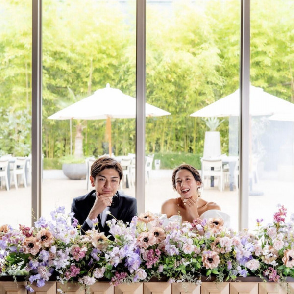 フロア完全貸切の会場でおふたりらしいアットホームなウエディングを