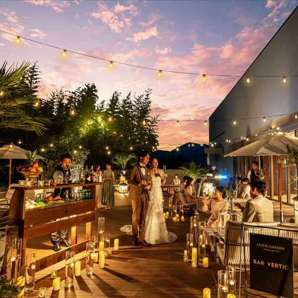 人気が高いトワイライトウェディング！ゲストの記憶に残るウェディングを♪|ラソールガーデン熊本（LAZOR GARDEN KUMAMOTO）の写真(45510653)