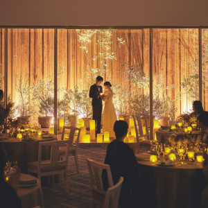 ガーデンやチャペルもライトアップされ、デイタイムとはまた違う雰囲気の魅力的なナイトタイムも人気|OITA MONOLITH（大分モノリス）の写真(55456281)