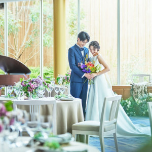 溢れる陽光が花嫁のナチュラルな魅力を引き出すパーティ会場でやすらぎのひと時を|OITA MONOLITH（大分モノリス）の写真(55455482)
