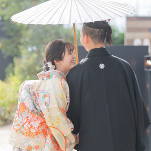 【和装×ガーデン】温かな光と緑の彩りが色打掛の華やかさを引き立てる|THE TRES TOKONAME（ザ・トレス 常滑）の写真(49509486)