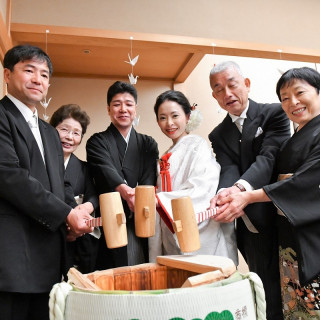 乾杯前に和ならではの演出「鏡開き」を！