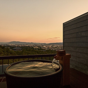 古都奈良を一望できる専用露天風呂|ANDO HOTEL NARA（アンドホテル）の写真(10721621)