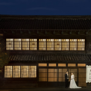ライトアップされた正面|～明治二年創業～　丹徳庭園ウエディングの写真(48870368)